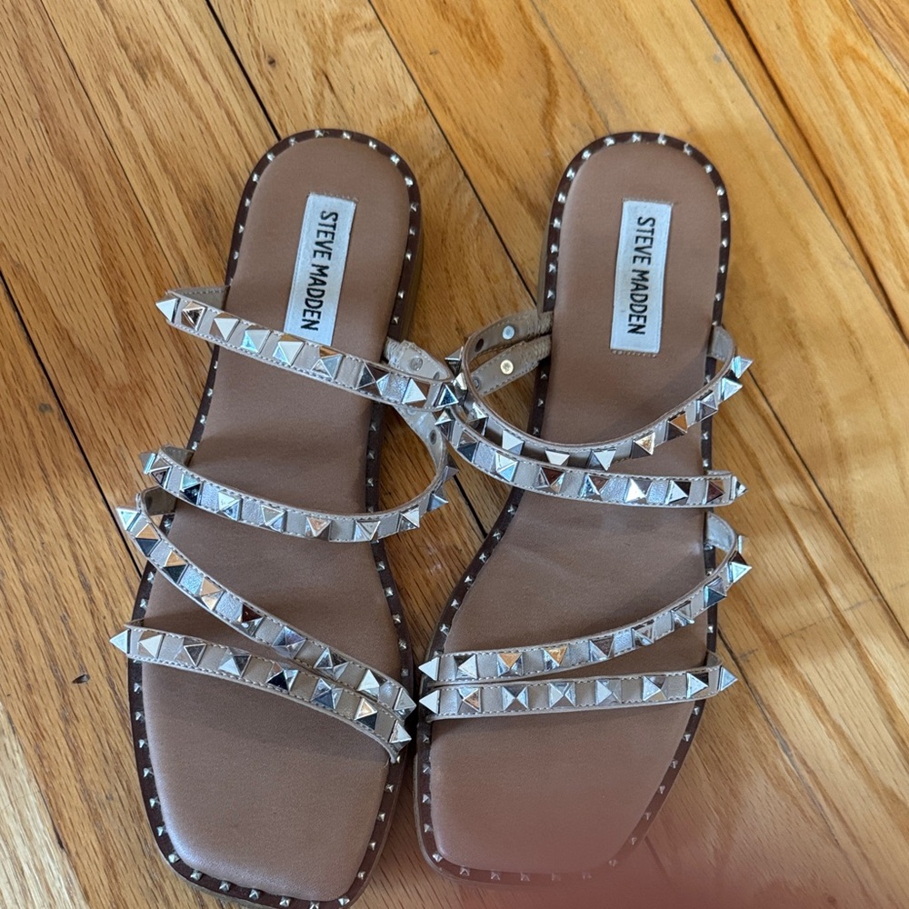 Steve Madden Tan/ Nude Slide Sandals with Silver Pyramid Studs